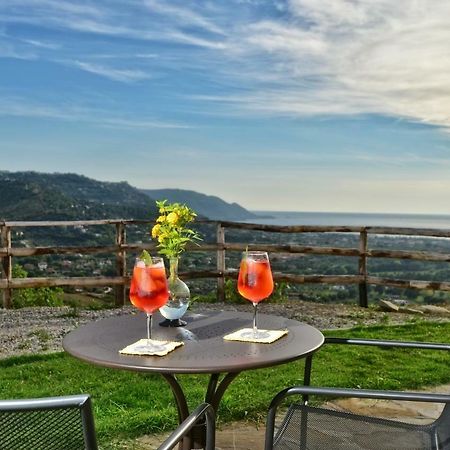 Casa Amigdala Bed & Breakfast Кастелабате Екстериор снимка